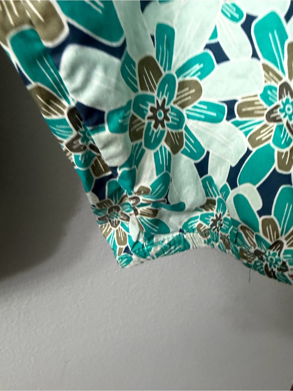 The North Face windbreaker jacket a vibrant retro floral pattern 10/12 - Picture 6 of 11